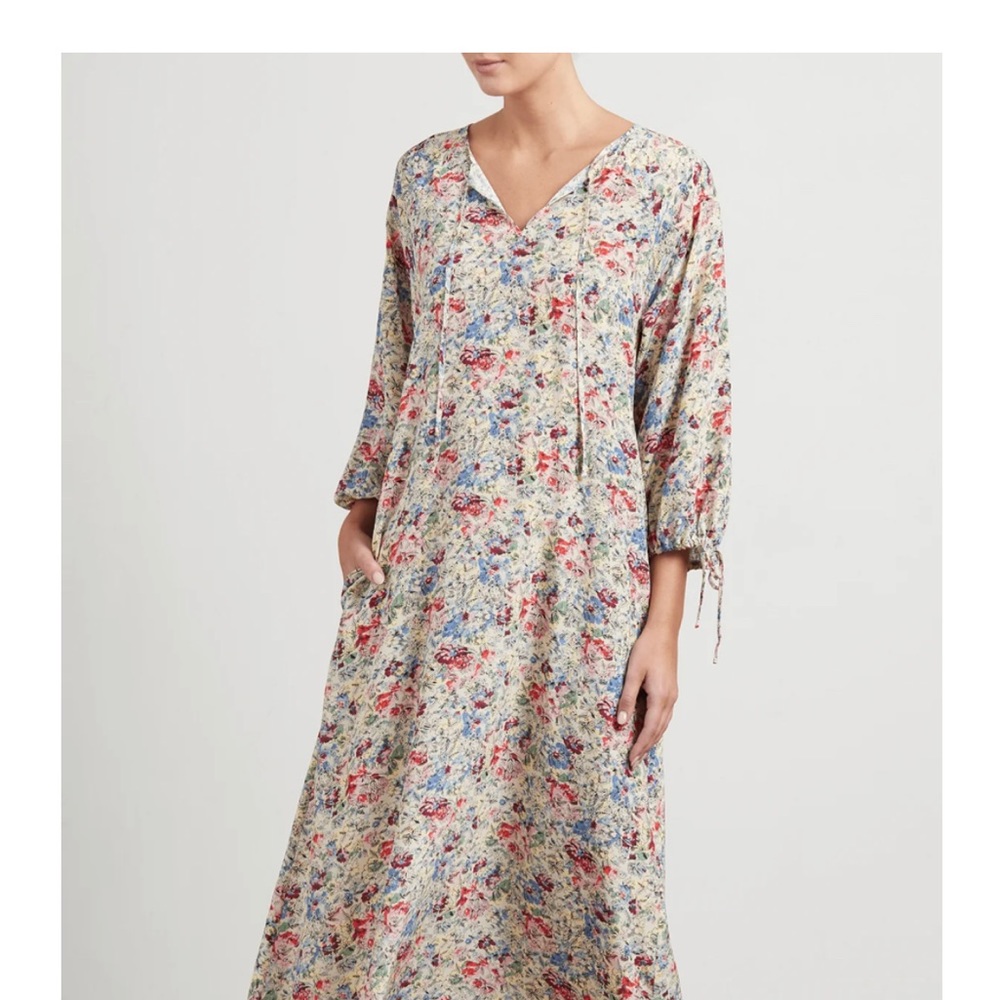 WARM
Tie Nomad dress